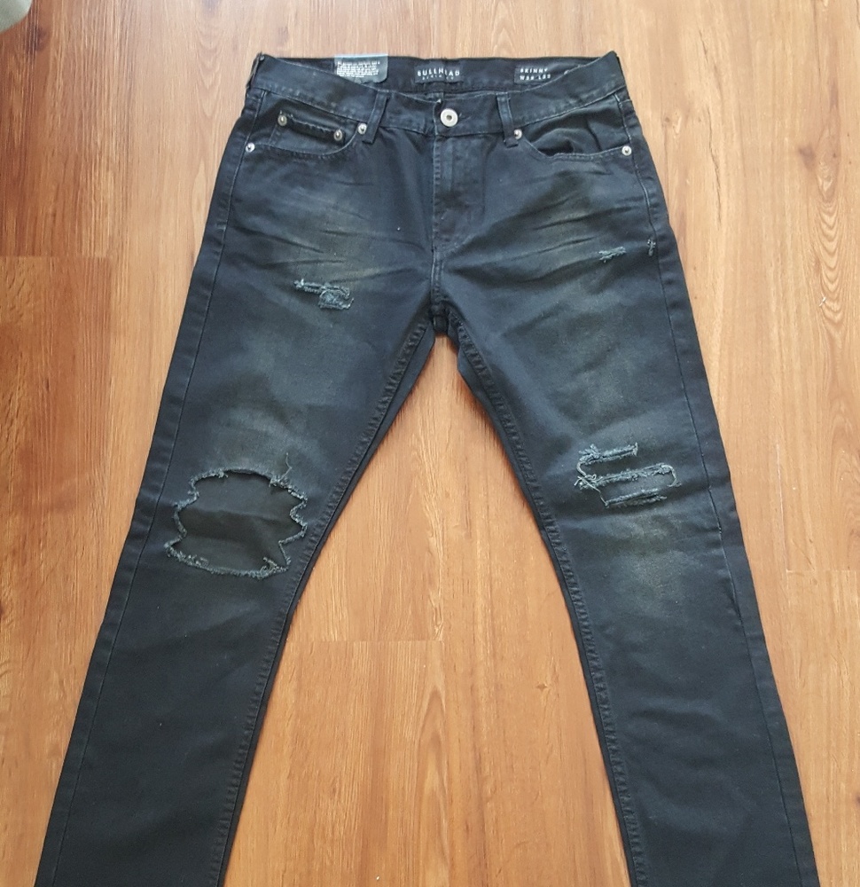 Bullhead Ripped Skinny Jeans